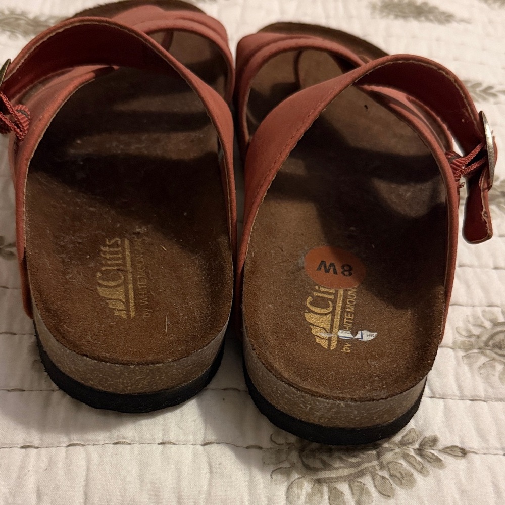 Cliffs by WHITE MOUNTAIN Red Sandals - Picture 2 of 3